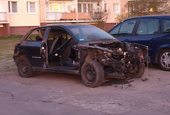 Czytelnik: Nie zgadzam si na osiedlowe wrakowisko!