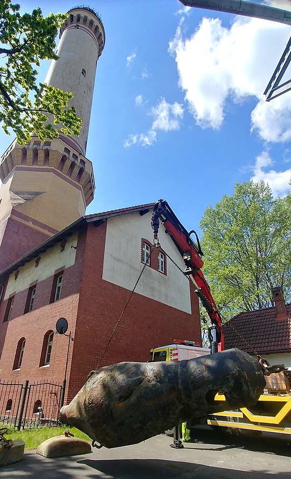Kolejny transport zabytków techniki morskiej
