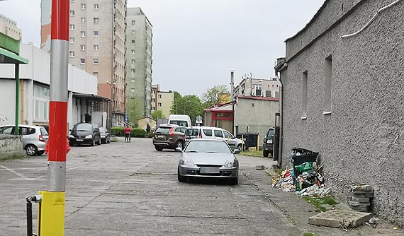 Mieszkaniec - Stołówka dla szczurów czynna 24h!
