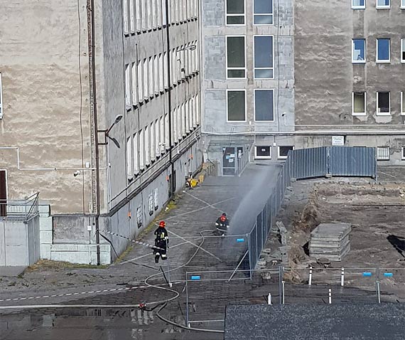 Koparka uszkodzia rur gazow