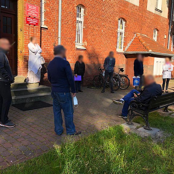 Czytelnik o wydziale komunikacji: Tydzie urlopu i opiekunka do dziecka, by zaatwi spraw?