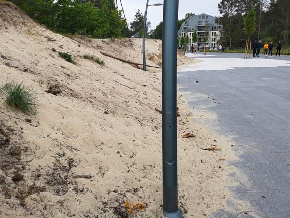 Z góry wydanych pieniędzy pozostaje… góra piachu?! Czytelniczka iswinoujscie.pl krytycznie o stanie promenady zdrowia