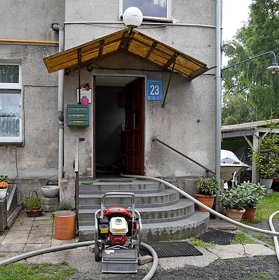 Poar budynku na Warszowie