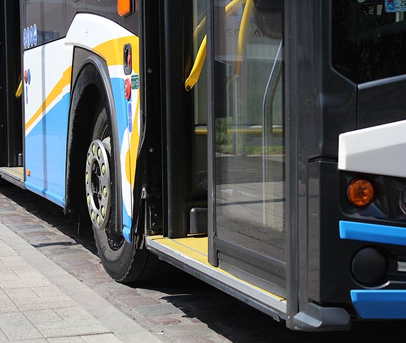 Kolizja osobwki i autobusu