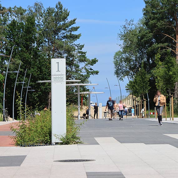 Uważajcie na oznaczenia wejść na plażę! Komuś się mocno pomyliło