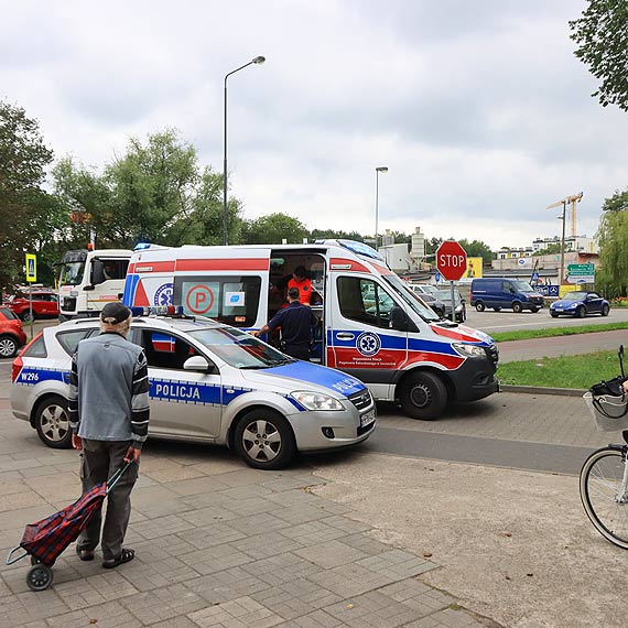 Rowerzysta nieprzytomny po upadku na beton został zabrany przez LPR