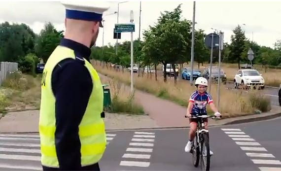 „EKOLOGICZNIE NA DWCH KӣKACH” -kontynuacja kampanii promujcej ekologiczne rodki transportu i bezpieczne zachowania na drodze
