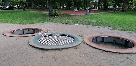 Trampoliny bez zmian - wci zepsute