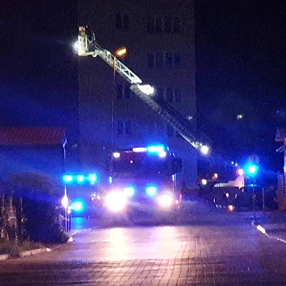 Kobieta krzyczała przez okno, sąsiedzi mieli tego dość