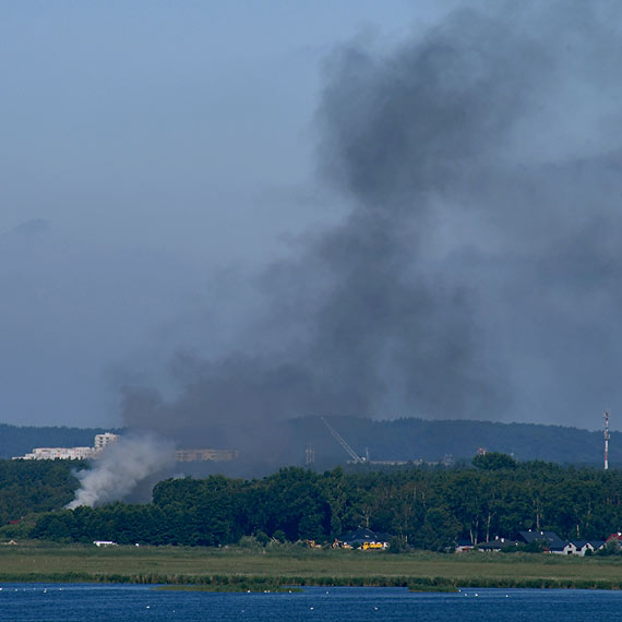 Kłęby dymu nad Przytorem. W sobotę rano spłonął domek letniskowy