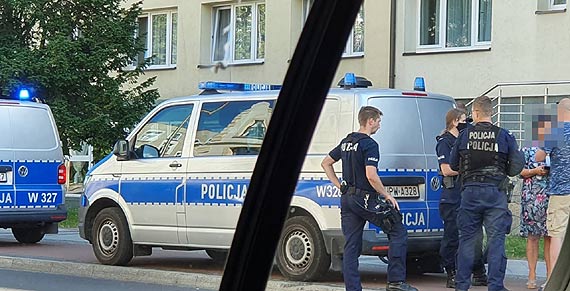 Kierujcy VW podczas cofania uderzy w inny samochd
