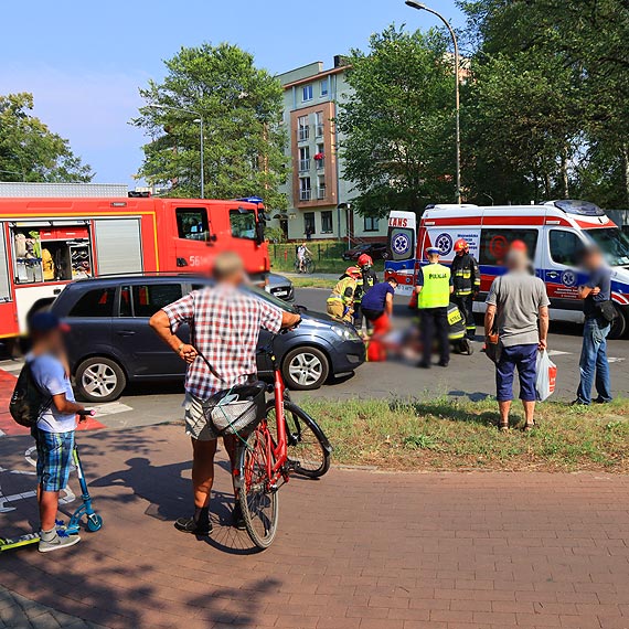  Rowerzystka potrcona na ulicy Wielkopolskiej w miejscu gdzie przebiega cieka rowerowa