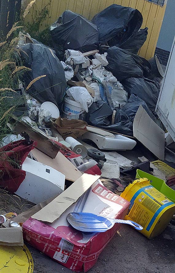 Czytelnik: Wysypisko mieci w centrum winoujcia