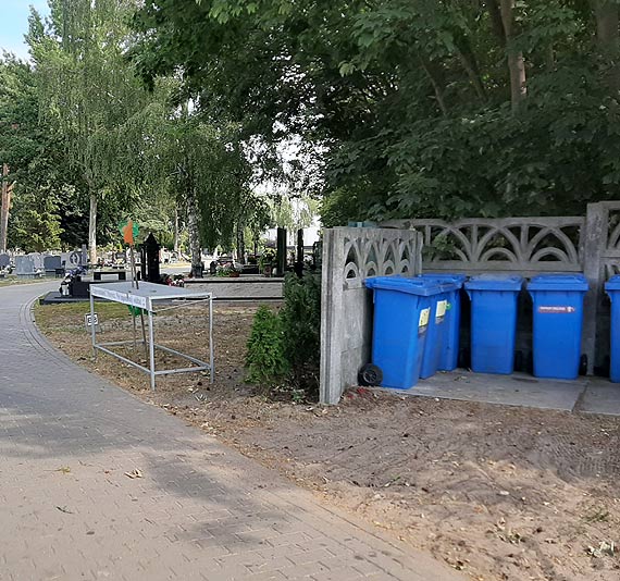 Mieszkanka: Brakuje sprzętu na cmentarzu