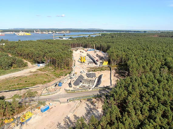 Tunel pod Świną. „Kret” gigant płynie do Świnoujścia