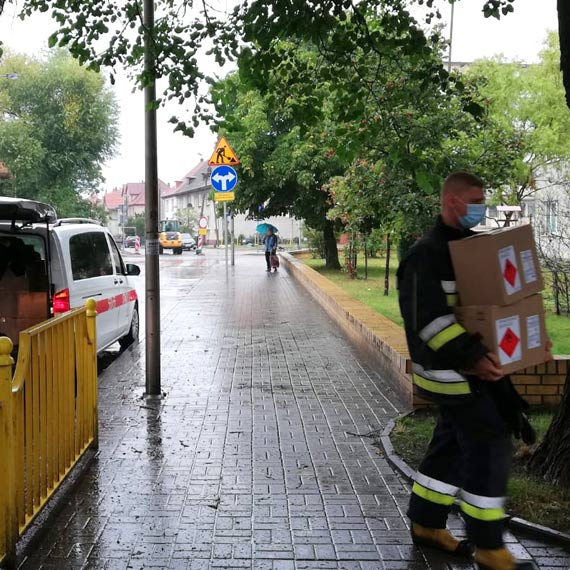 Straacy rozwieli 3420 litrw pynu dezynfekujcego do 20 szk