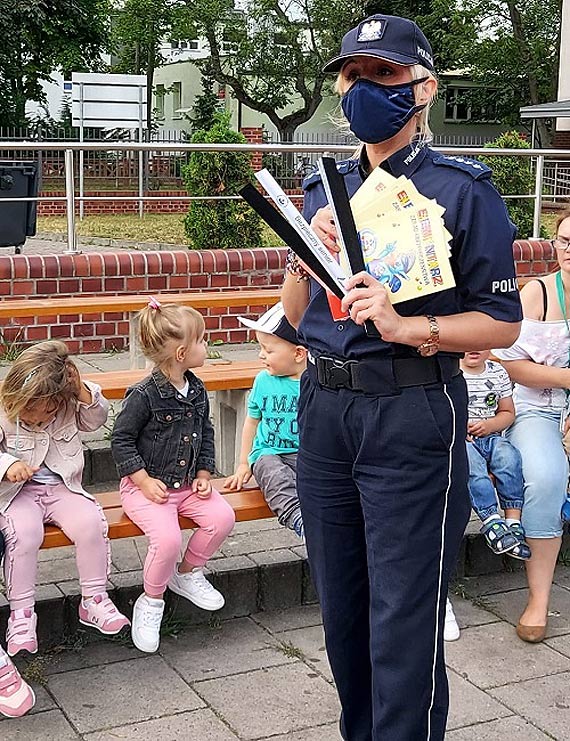 Bezpiecznie do szkoły ze świnoujskimi stróżami prawa