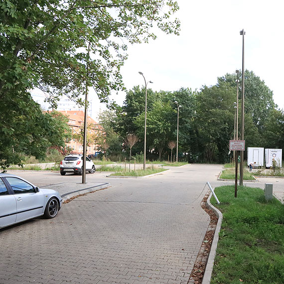 Parking przy Platan Tower ju zamknity. Miasto odsya do inwestora