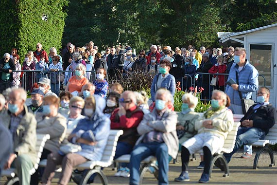 Na pożegnanie lata, tenorzy zaśpiewali na promenadowej scenie