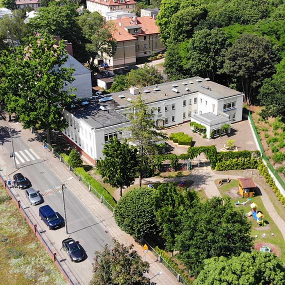 Dyrektor: Awantury wywouje tylko jeden rodzic