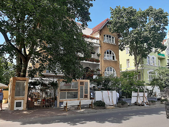 Nielegalna przybudwka przy pensjonacie. Miasto: To samowola budowlana 