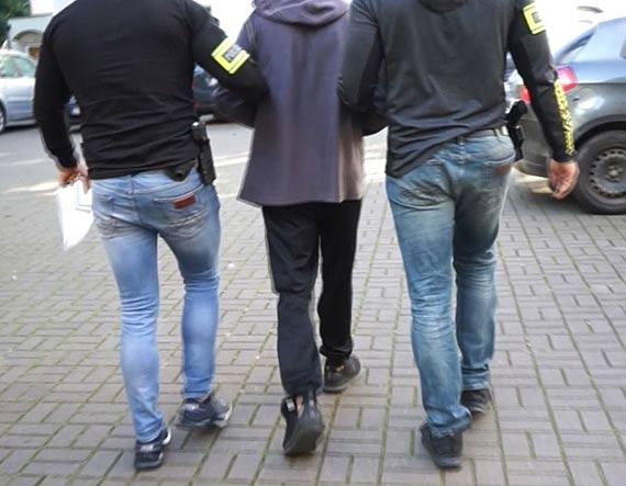 Rozbite dwie grupy oszustw seniorw metod „na policjanta”