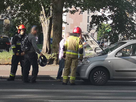 Smrd i dym na Konstytucji 3 Maja. W Chevrolecie spalio si sprzgo