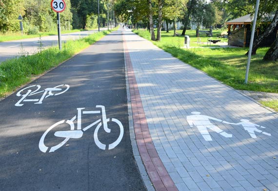 Droga rowerowa na Warszowie. Wykonawca na ostatnim odcinku