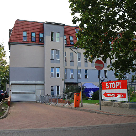 Badaj wszystkich hospitalizowanych