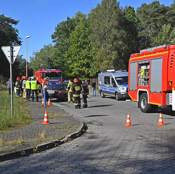 Nie drażnij lwa bo lew to ja. Tym razem to jednak latarnia uliczna pokonała zadziornego kierowcę