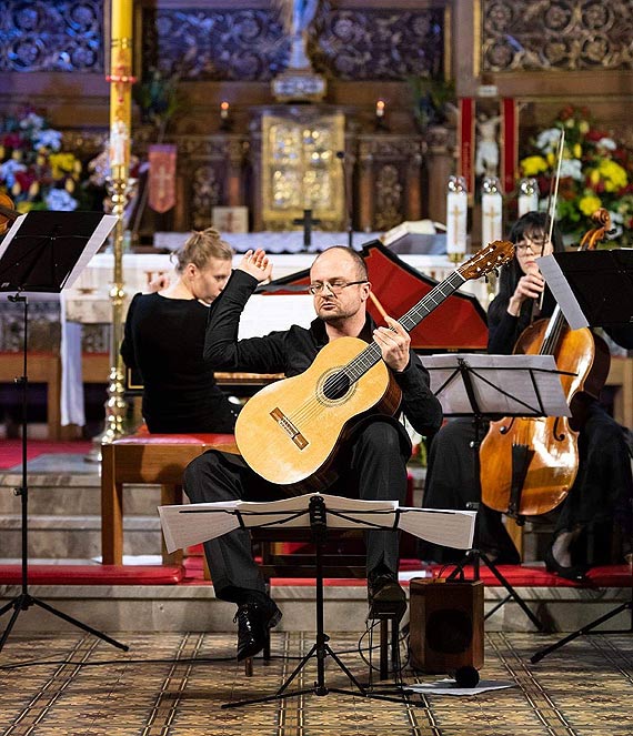 Vivaldissimo! Wirtuoz gitary Krzysztof Meisinger wraz z „Poland baROCK” zatrzsie scen na Uznamskim Festiwalu Muzyki w winoujciu