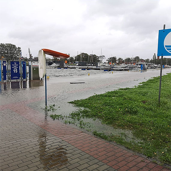 Alarm przeciwpowodziowy w winoujciu! Wodazalewa Basen Pnocny