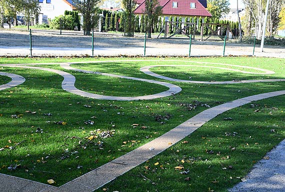 Na Warszowie. Osiedlowy mini park i plac zabaw już gotowe