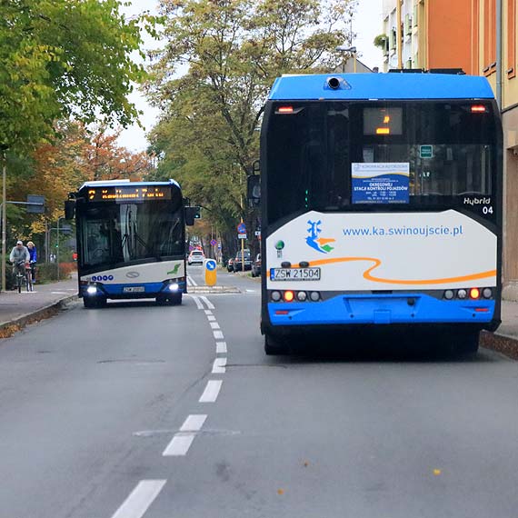 1 listopada darmowa komunikacja miejska w winoujciu