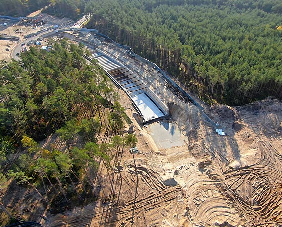 Tunel w Świnoujściu. Na wyspie powstaje niemal 800 potężnych pierścieni