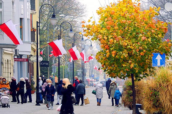 Miasto zosta³o udekorowane na jutrzejsze ¦wiêto Niepodleg³o¶ci