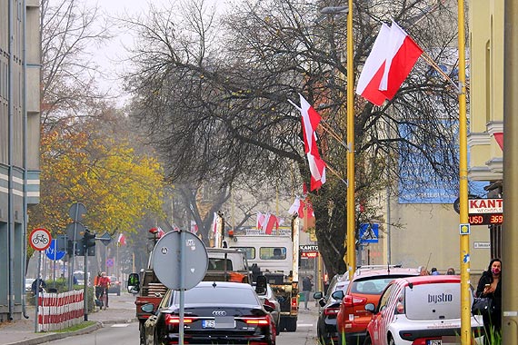 Miasto zosta³o udekorowane na jutrzejsze ¦wiêto Niepodleg³o¶ci