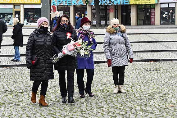 Niepodległość świętujemy „kameralnie”. Także pod pomnikiem