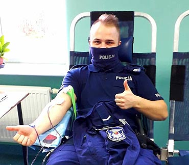 „Nasza Krew - Nasza Ojczyzna” - zachodniopomorscy policjanci oddaj krew
