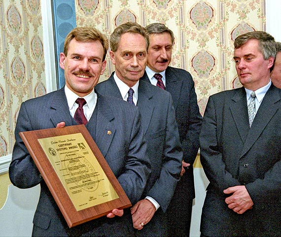 Morską Stocznie Remontową w Świnoujściu zniszczyli bandyci. Zobacz archiwalne zdjęcia Andrzeja Ryfczyńskiego!