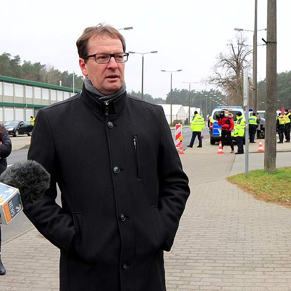  Niemiecki minister na granicy winoujcie-Ahlbeck: „wzmocnienie kontroli na granicy wie si jedynie z zapobieganiem COVid19.” Schengen nadal obowizuje ale ograniczenia pozostaj do 2021. Zobacz film!