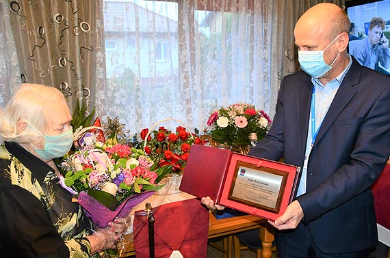 Mieszkanka Świnoujścia obchodzi setne urodziny! „Sto lat!” można zaśpiewać pani Annie Żeleszkiewicz, która właśnie dziś obchodzi stulecie swoich urodzin