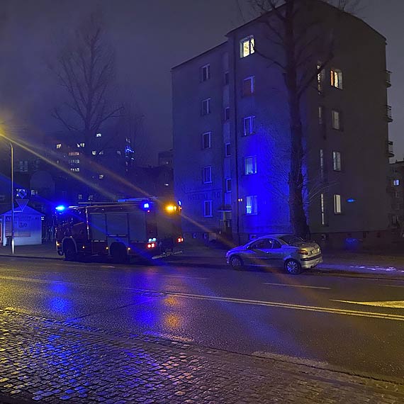Nie wiadomo czy święta spędzą w swoim mieszkaniu bo w kuchni odpadł kawałek tynku z sufitu!
