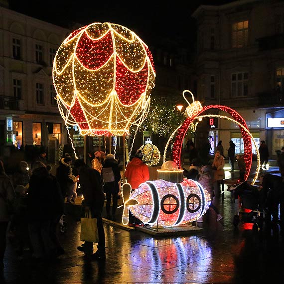 Bez świątecznych lampek widać, jak złe decyzje podejmowały władze Świnoujścia
