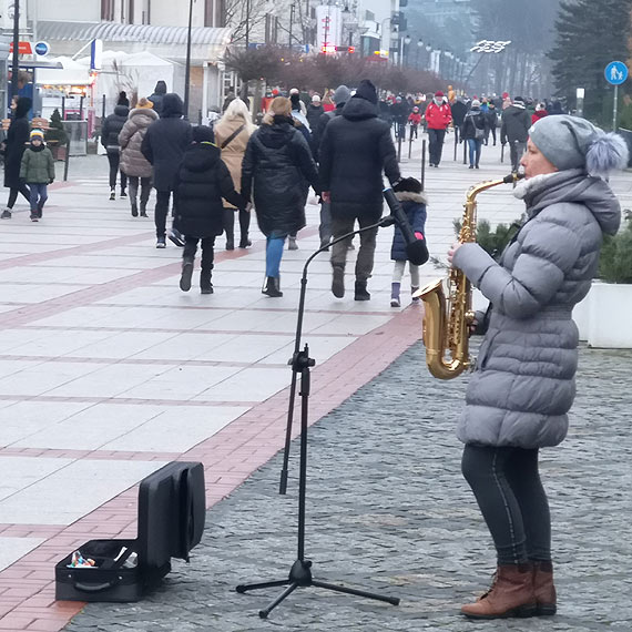 Noworoczne tumy na play i promenadzie