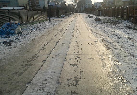 Czytelnik: liskie cieki rowerowe i ulice na osiedlach willowych