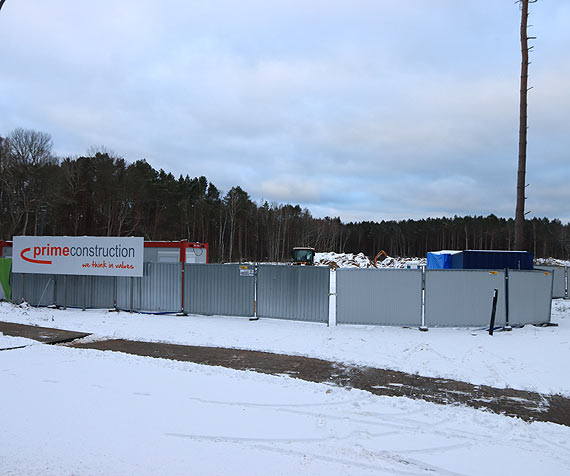 Już wkrótce Castorama ruszy z budową w Świnoujściu? Na placu budowy stanęły kontenery