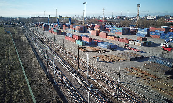 Portowe szlaki kolejowe zmieniają się na lepsze