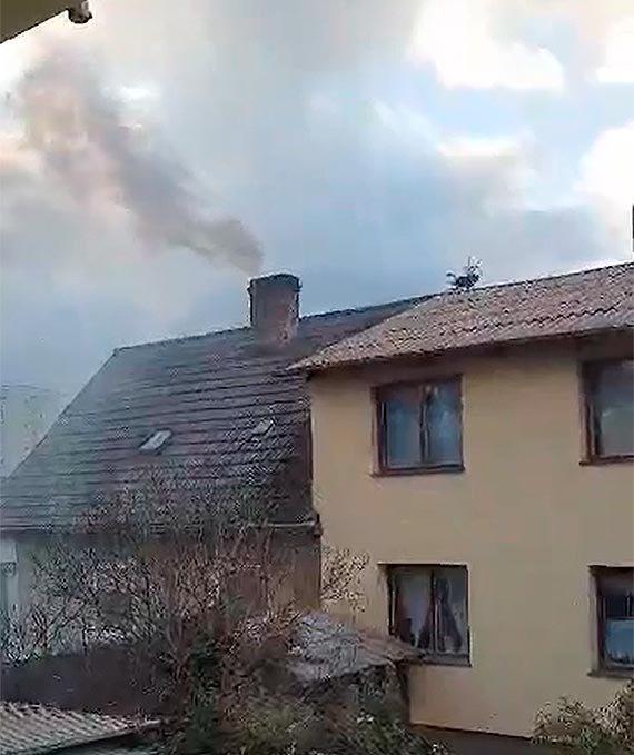 Bury, śmierdzący dym często unosi się nad ulicą Małopolską i jej okolicą