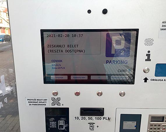 5 z kosztuje godzina parkowania na parkingu przy Dbrowskiego. Czytelnik: Paczcie i pacie